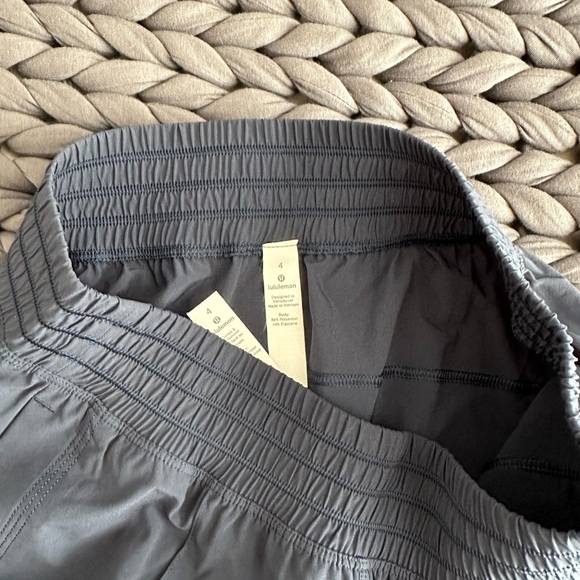 Lululemon Wanderer Culotte - Picture 9 of 10